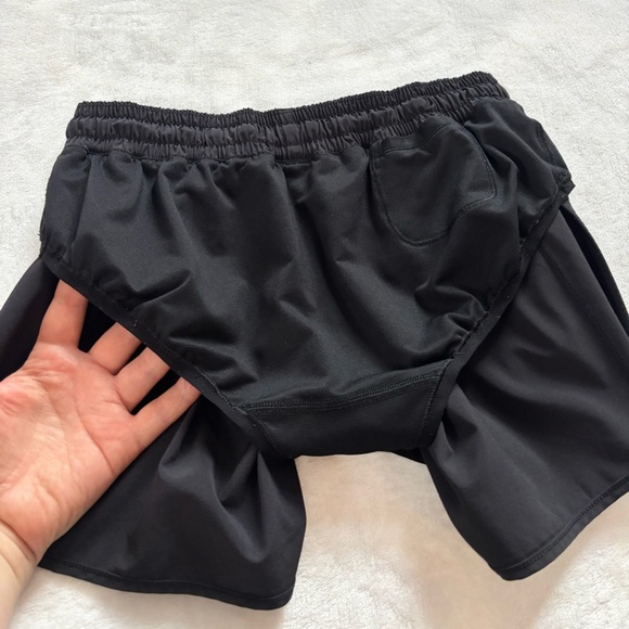 Lululemon Black Hotty Hot Short II Long 4" Inseam - Size 6 - Picture 7 of 10